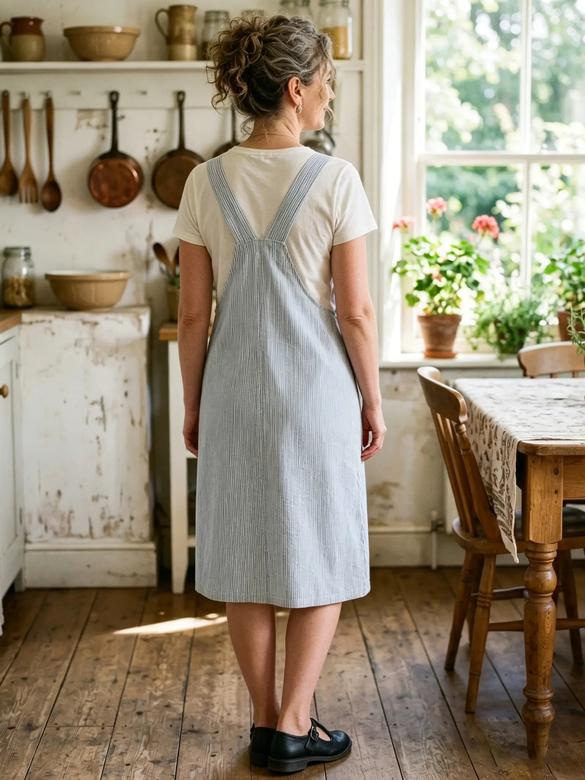 Women's Thin Vertical Stripe Shoulder Strap Pocket Sleeveless Apron Midi Dress