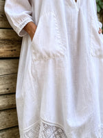 Women’s Casual Cotton Loose Long Sleeve V Neck Lace Paneling Pocket Dress